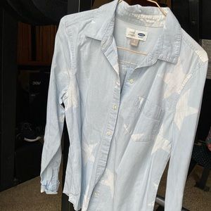 Ligh blue button down chambray with pocket